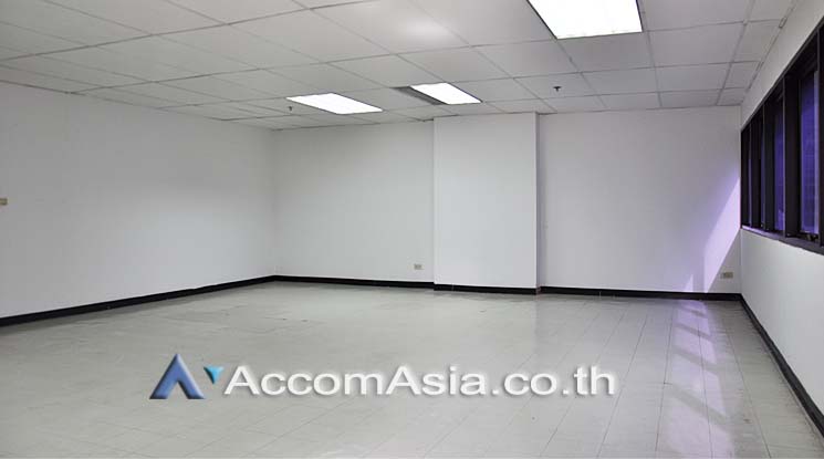 5  Office Space For Rent in Silom ,Bangkok BTS Saint Louis - BTS Surasak at S&B TOWER AA16337